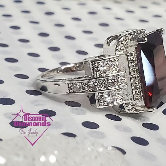 Red Ruby Ring & White Baguette Diamonds on 925 Silver - Picture 8 of 8